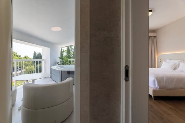 Junior Suite, Hot Tub