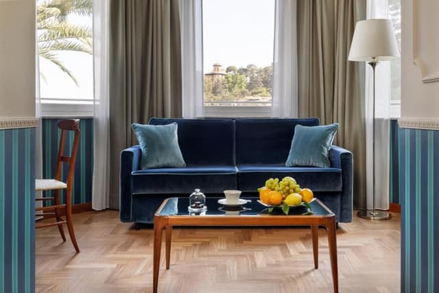 Suite with Balcony and Sea View