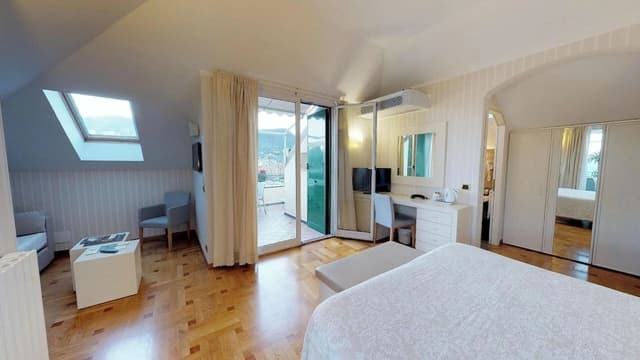 Junior Double or Twin Room (4 pax)