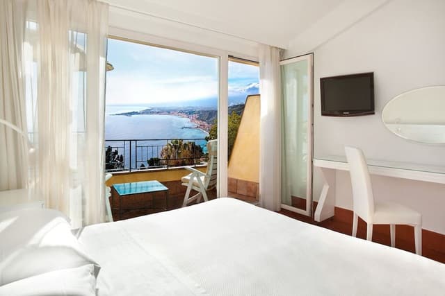 Classic Room, 1 Double or 2 Twin Beds, Balcony, Sea Facing