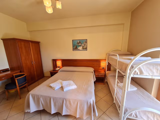 Standard Quadruple Room
