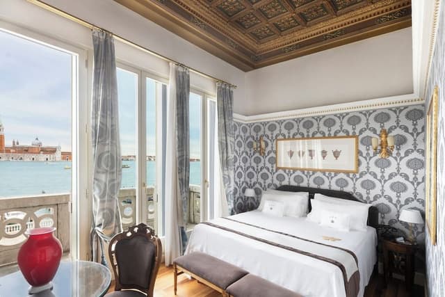 Deluxe Room, Balcony, Lagoon View