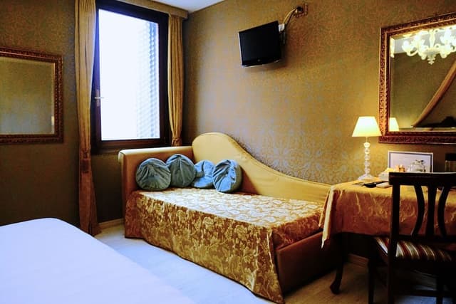 Deluxe Room, Multiple Beds, City View, Tower