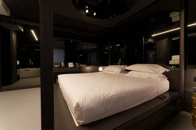 Executive Room, Hot Tub