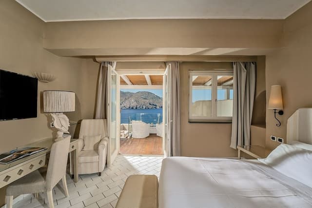 Suite, Hot Tub (Eolie)