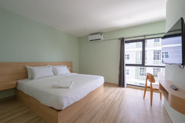 1 Bed Room Suite with Living area
