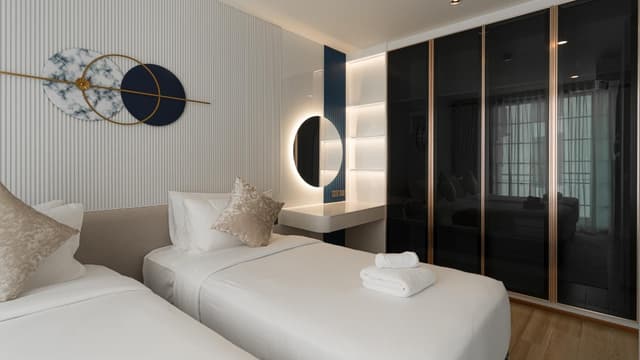1 Bedroom Suite with 2 Single Beds
