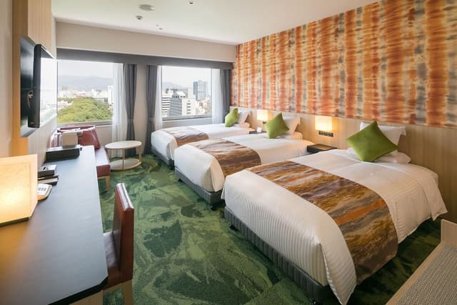 Comfort Triple, Non Smoking - Castle View (33sqm)