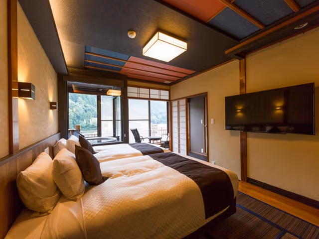 Modern Japanese Style Room with 8 Tatami and Open-Air Bath