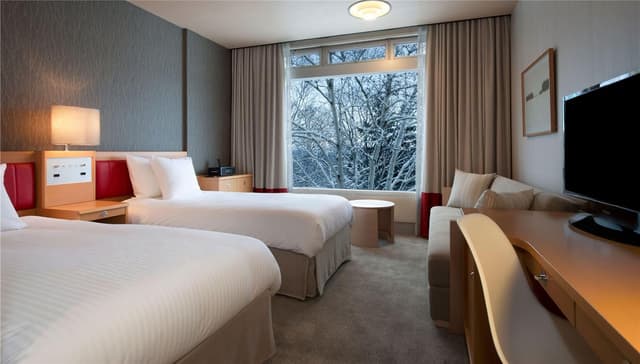 KING DELUXE CORNER SUITE