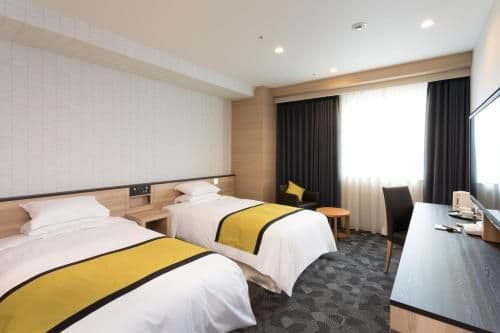 Family Twin Room with Extra Bed - Non-Smoking