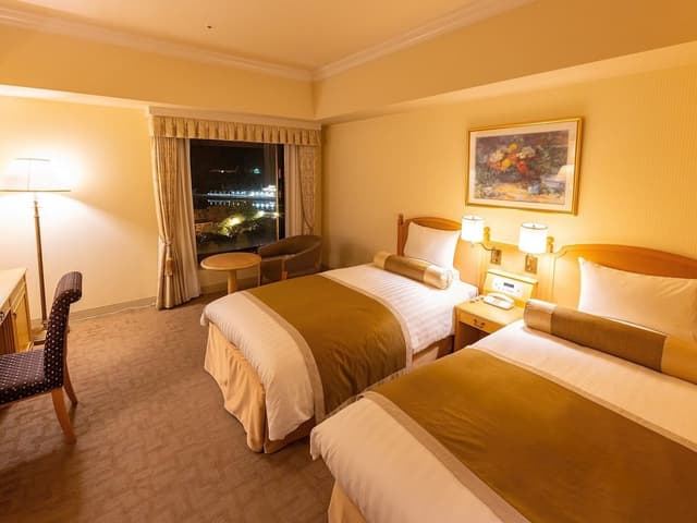 Superior Twin Room, Non Smoking (Station View)