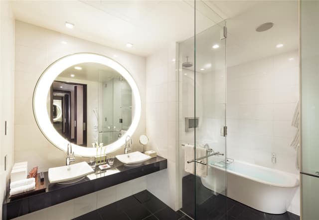 CITY KING SUITE ROOM