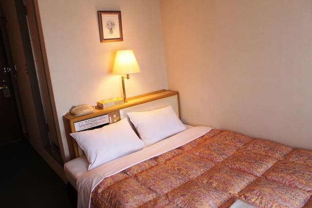 Double Room, Smoking