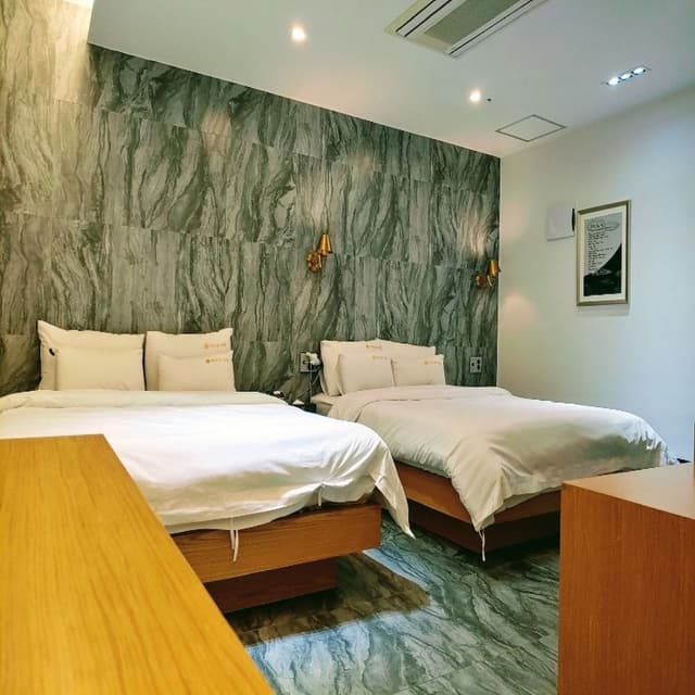 Deluxe Suite