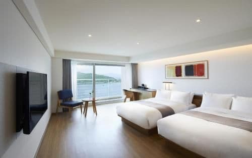Deluxe Twin Lake View