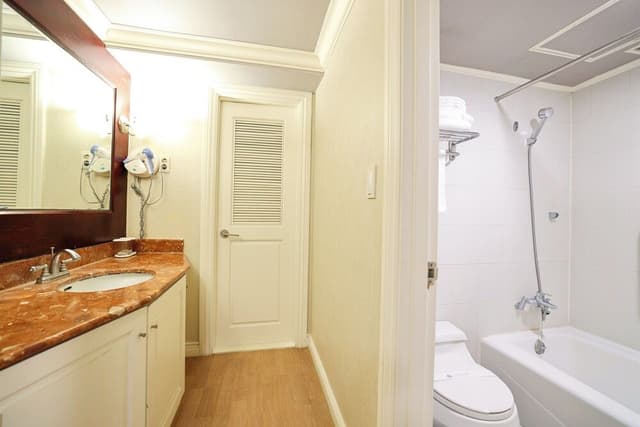 Suite, 2 Double Beds, Non Smoking