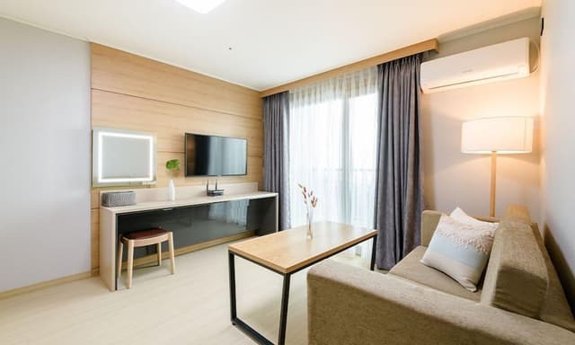 27-pyeong Unit on 4th Floor with Mount Halla View