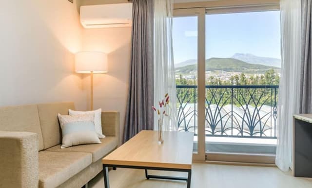 27-pyeong Unit on 4th Floor with Mount Halla View