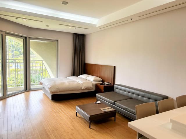 Standard Deluxe Suite with Kitchen