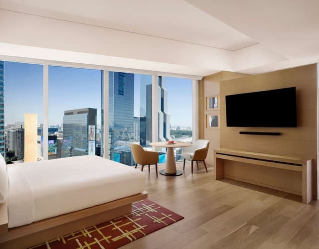 1 King Bed, City View, Deluxe