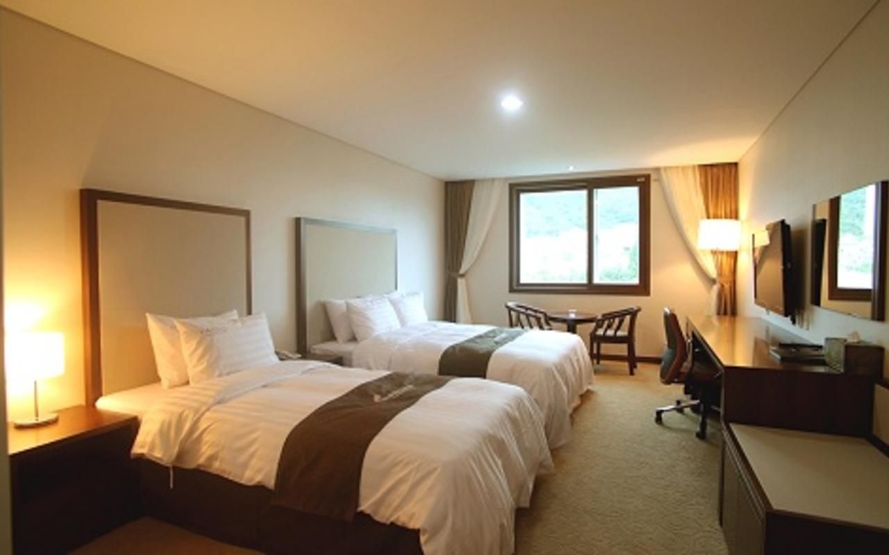 โรงแรมนาชา ทัวริสท์ (Narsha Tourist Hotel)1