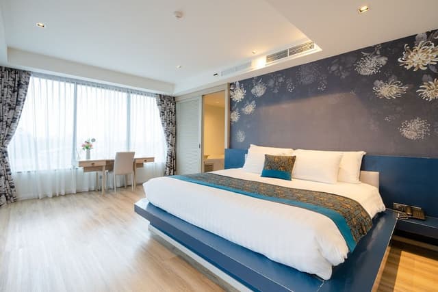 Luxury Suite, 2 Bedrooms +Free Coworking Space