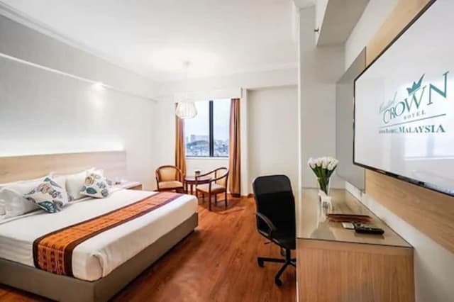 Crown Floor King Studio
