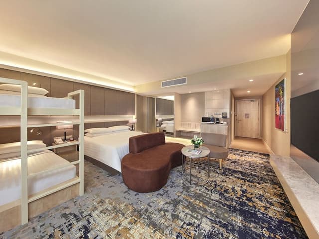 Family Room, 1 Bedroom