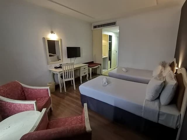 Standard Twin Room