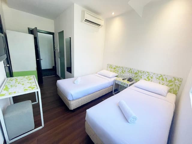 Standard Twin Room