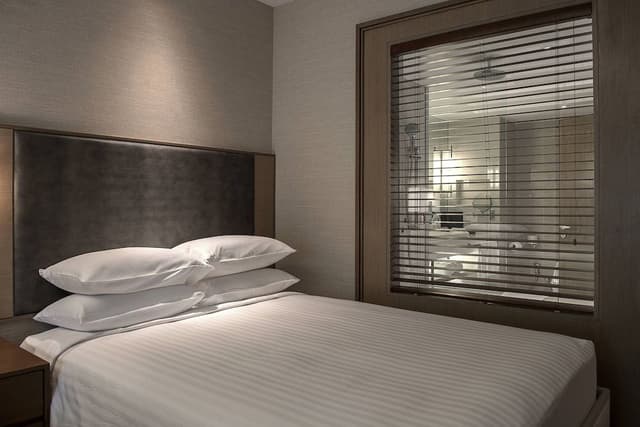 Premier Room, 1 King Bed, Balcony (Pool)