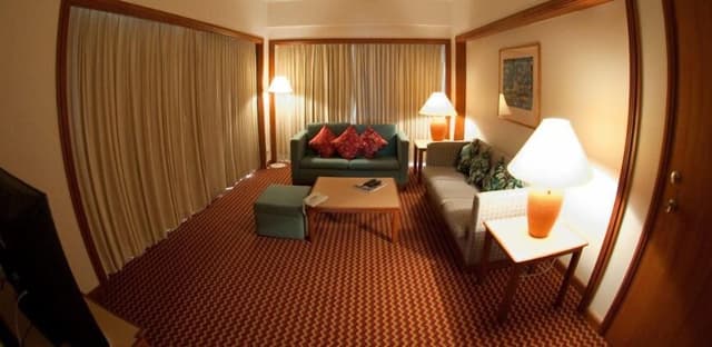 Business Suite, 1 King Bed