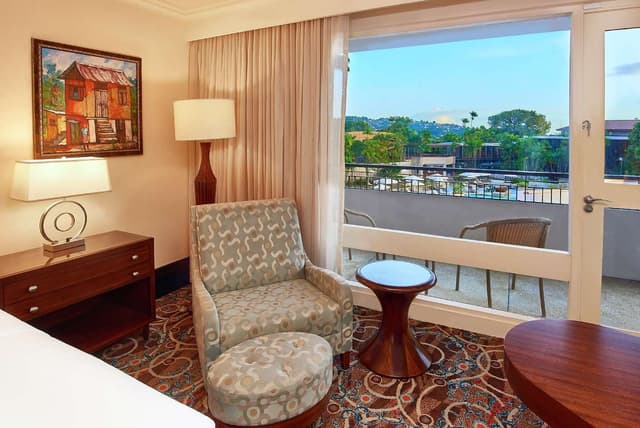 2 DOUBLE BEDS DELUXE WITH VIEW OF POOL