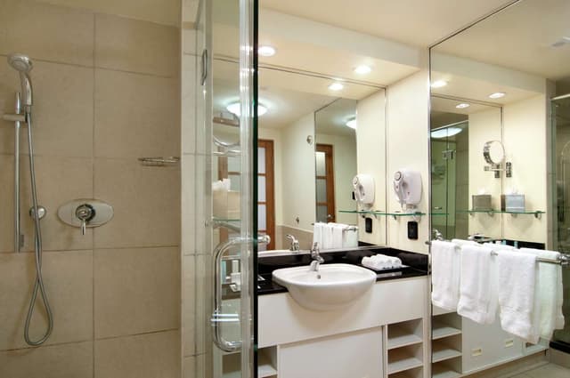 1 KING BED EXECUTIVE FLOOR