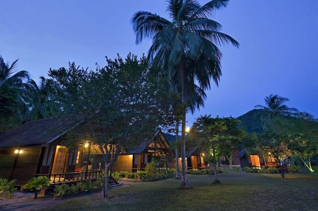 Chalet (Country) - Twin Sharing