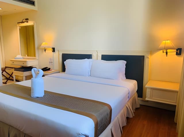 Executive Suite King Bed