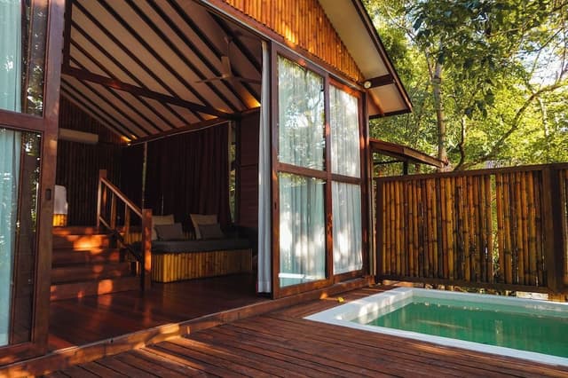 Premier Double Room, 1 King Bed, Beachside