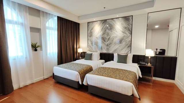 Grand Premier Room