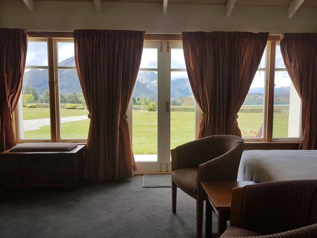 Lakeview Interconnect Rooms