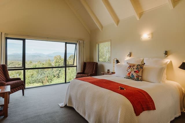 Korimako King or Twin Room