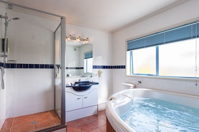 Family Apartment, 2 Bedrooms, 2 Bathrooms, Ocean View (with Indoor Spa)