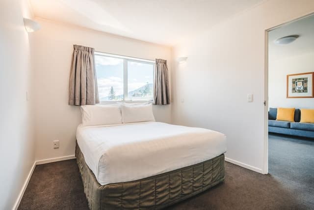 Family Room, 2 Bedrooms