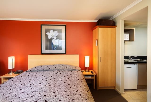 Lake View Spa Studio