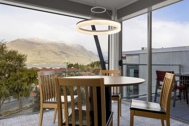 2 Bedroom Suite - Mountain View