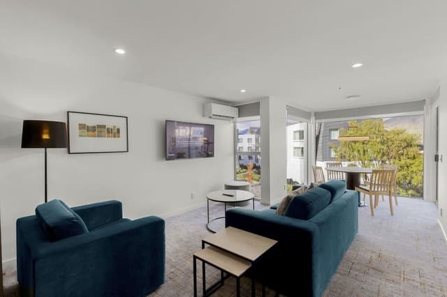 2 Bedroom Suite - Mountain View