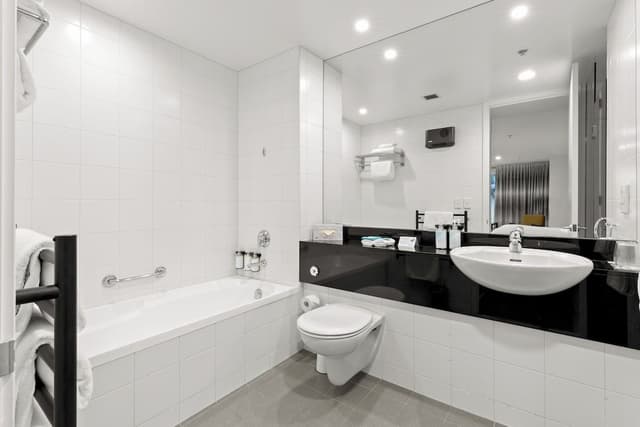 2 Bedroom Suite - Mountain View