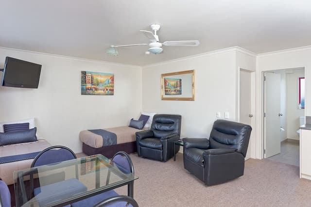 One Bedroom Spa Suite