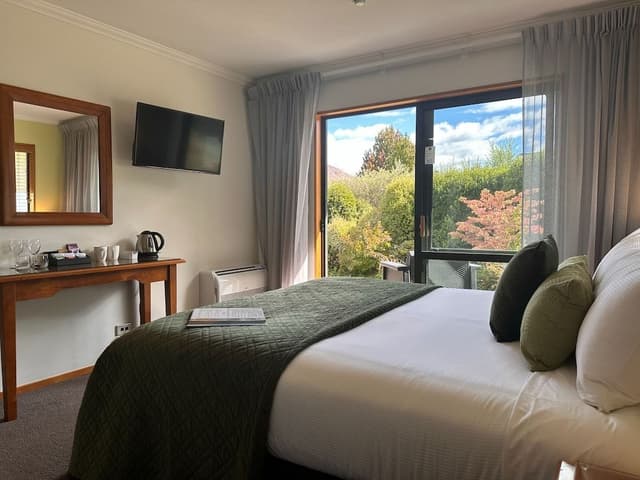 Superior Room, 1 King Bed