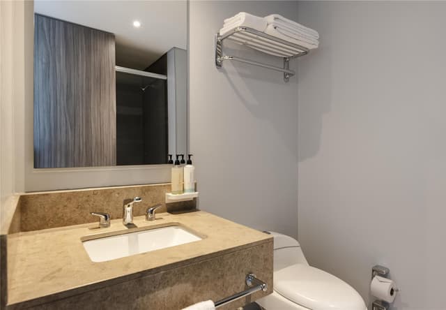 1 QN MOBILITY ACCESS ROLL IN SHOWER NOSMOK